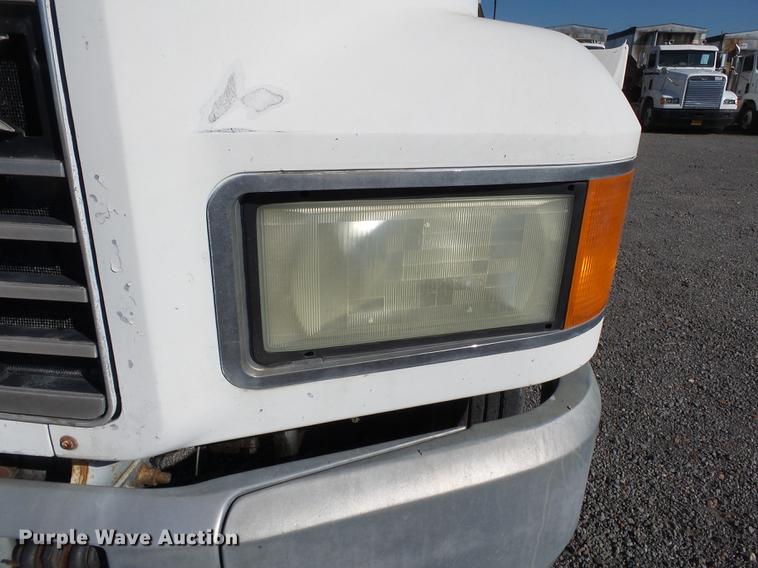 image for item DB7006 1997 Mack CH613 fertilizer tender truck