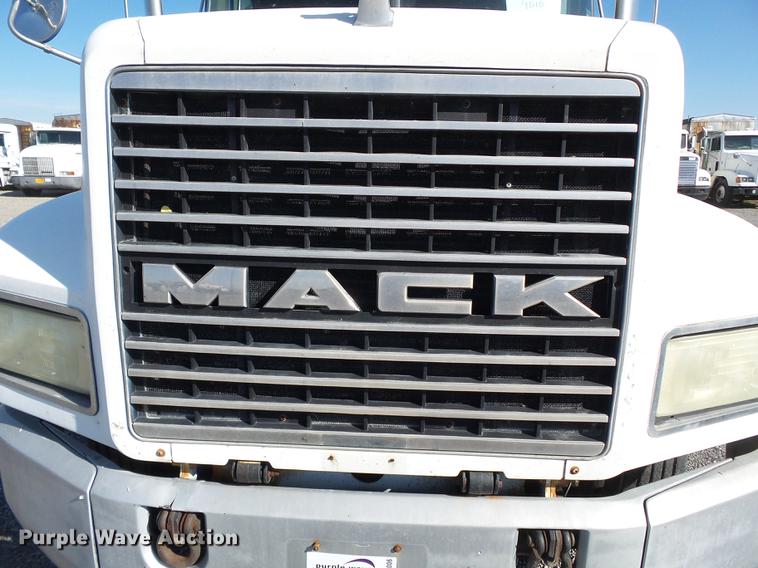 image for item DB7006 1997 Mack CH613 fertilizer tender truck