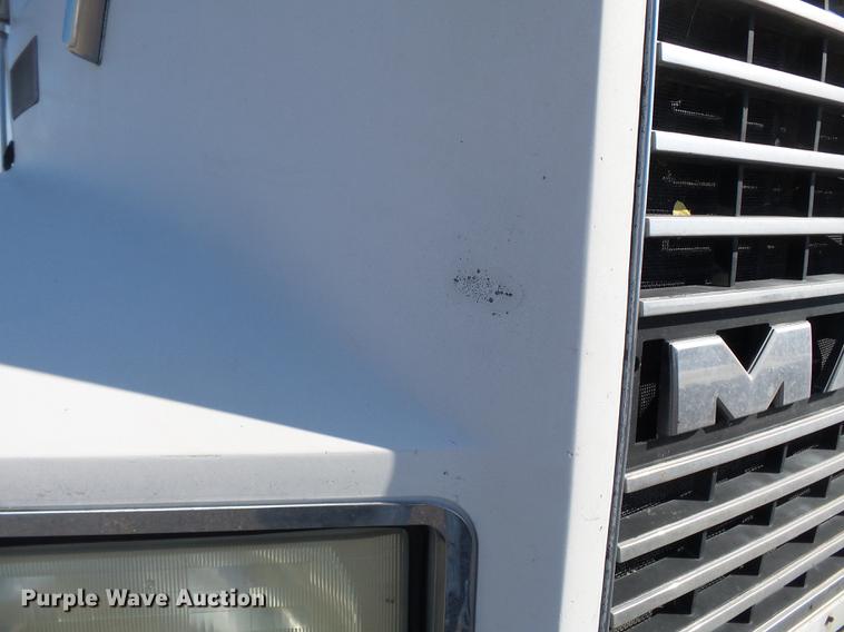 image for item DB7006 1997 Mack CH613 fertilizer tender truck