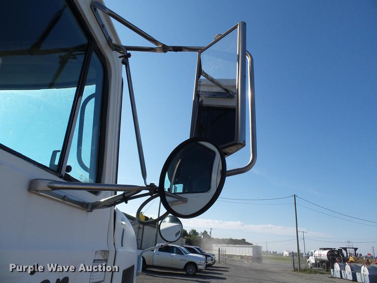 image for item DB7006 1997 Mack CH613 fertilizer tender truck