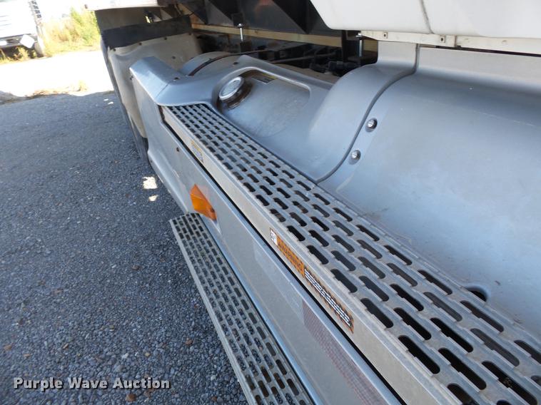 image for item DB7006 1997 Mack CH613 fertilizer tender truck