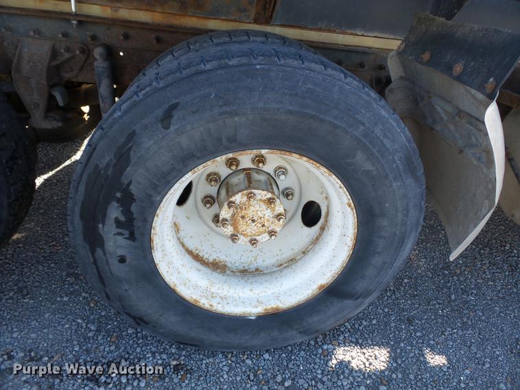 image for item DB7006 1997 Mack CH613 fertilizer tender truck