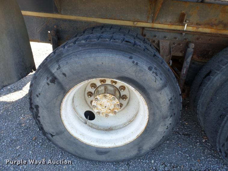 image for item DB7006 1997 Mack CH613 fertilizer tender truck