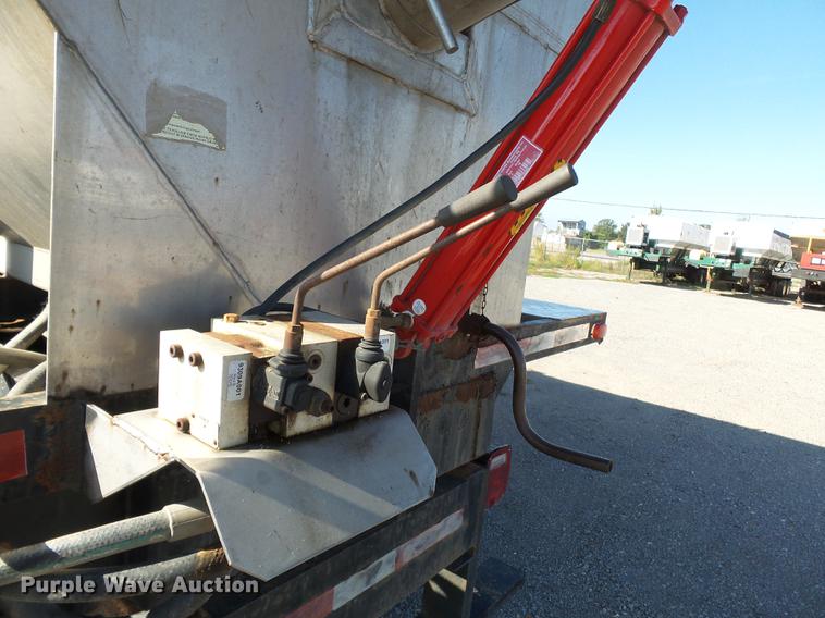 image for item DB7006 1997 Mack CH613 fertilizer tender truck