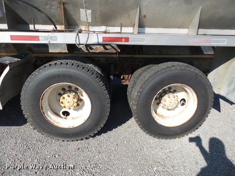 image for item DB7006 1997 Mack CH613 fertilizer tender truck