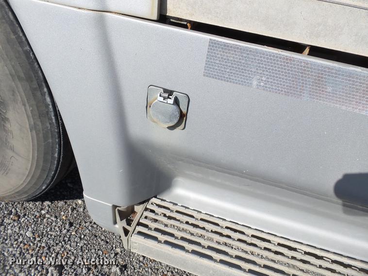 image for item DB7006 1997 Mack CH613 fertilizer tender truck