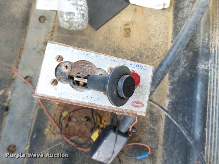 image for item DB7006 1997 Mack CH613 fertilizer tender truck