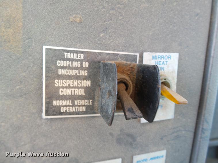 image for item DB7006 1997 Mack CH613 fertilizer tender truck