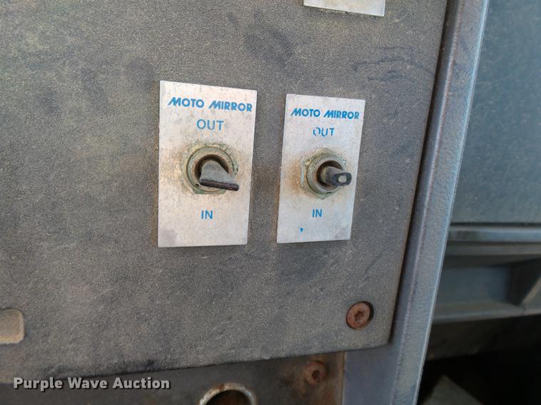 image for item DB7006 1997 Mack CH613 fertilizer tender truck