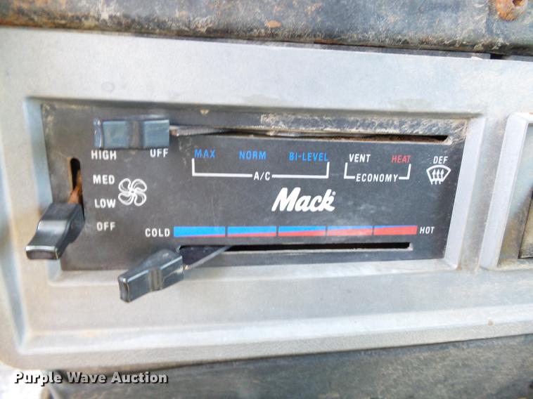 image for item DB7006 1997 Mack CH613 fertilizer tender truck