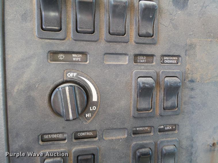 image for item DB7006 1997 Mack CH613 fertilizer tender truck