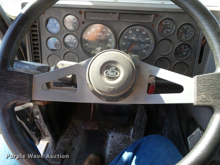 image for item DB7006 1997 Mack CH613 fertilizer tender truck