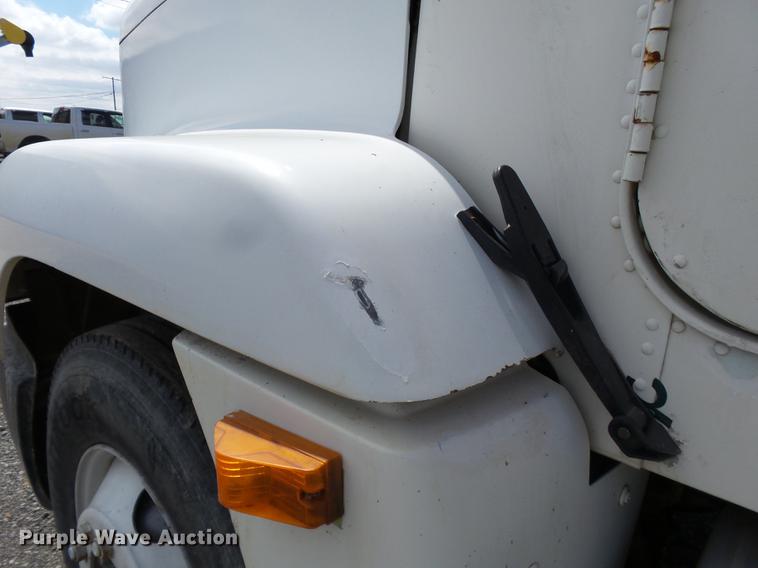 image for item DB7007 1994 Freightliner FLD fertilizer tender truck