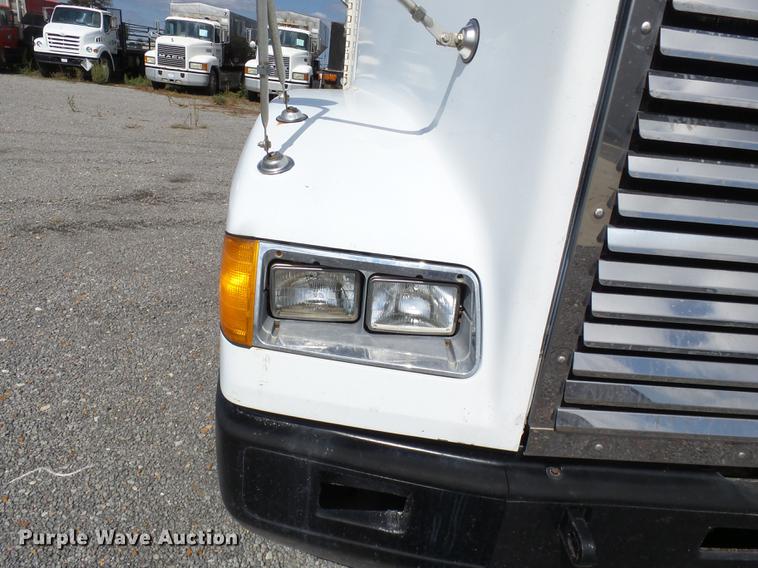 image for item DB7007 1994 Freightliner FLD fertilizer tender truck