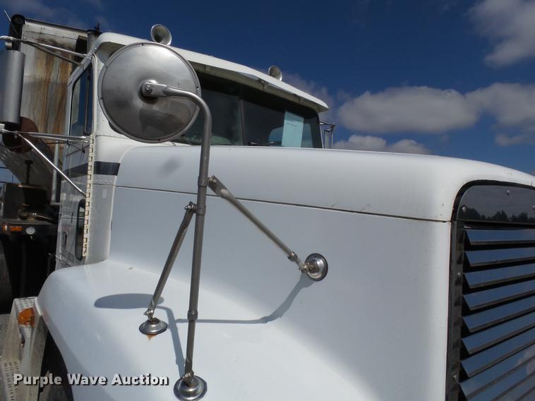 image for item DB7007 1994 Freightliner FLD fertilizer tender truck