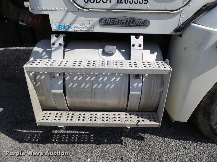 image for item DB7007 1994 Freightliner FLD fertilizer tender truck