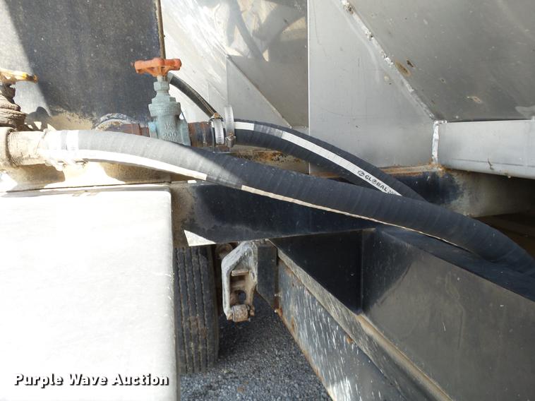 image for item DB7007 1994 Freightliner FLD fertilizer tender truck