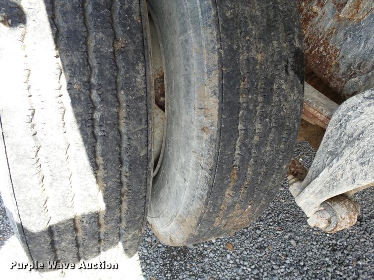 image for item DB7007 1994 Freightliner FLD fertilizer tender truck