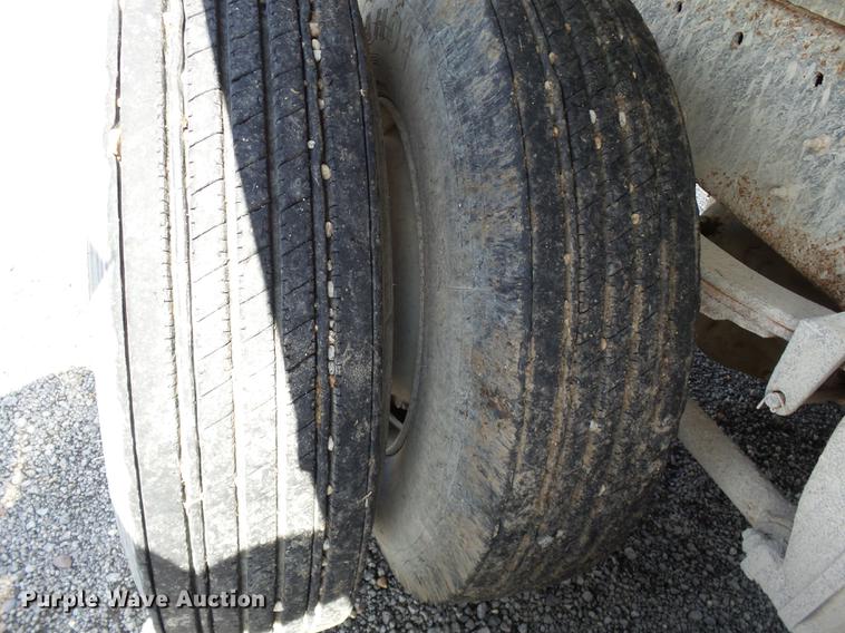 image for item DB7007 1994 Freightliner FLD fertilizer tender truck