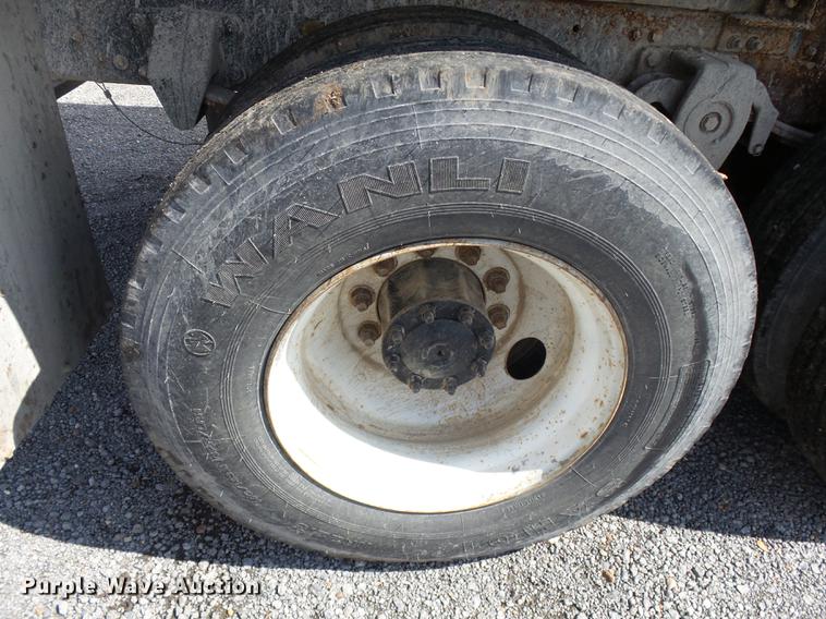 image for item DB7007 1994 Freightliner FLD fertilizer tender truck