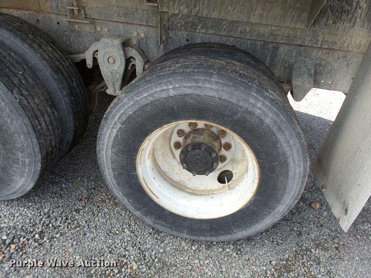 image for item DB7007 1994 Freightliner FLD fertilizer tender truck