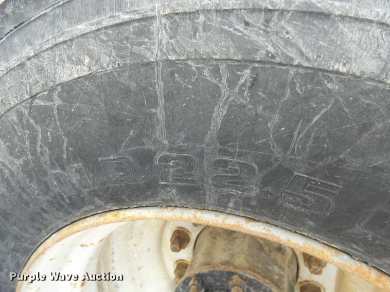 image for item DB7007 1994 Freightliner FLD fertilizer tender truck