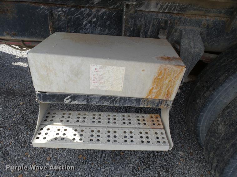 image for item DB7007 1994 Freightliner FLD fertilizer tender truck