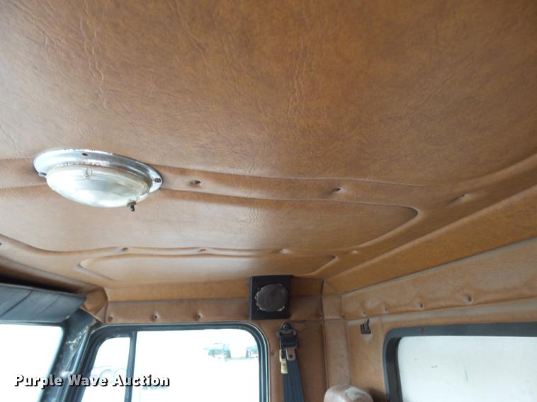 image for item DB7007 1994 Freightliner FLD fertilizer tender truck