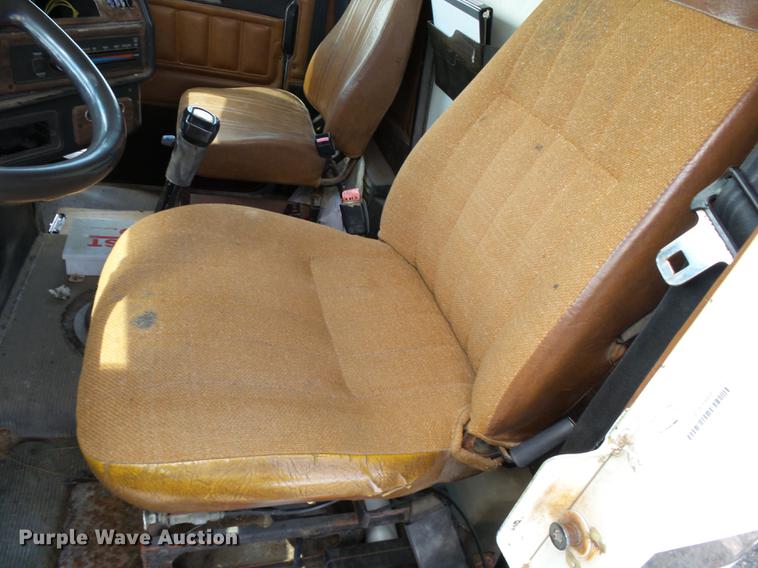 image for item DB7007 1994 Freightliner FLD fertilizer tender truck