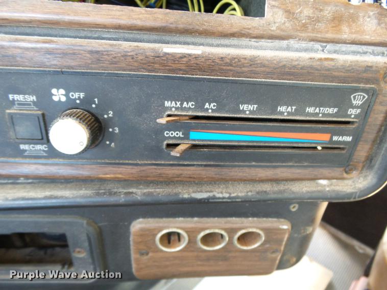 image for item DB7007 1994 Freightliner FLD fertilizer tender truck