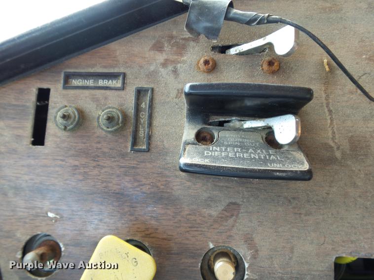 image for item DB7007 1994 Freightliner FLD fertilizer tender truck