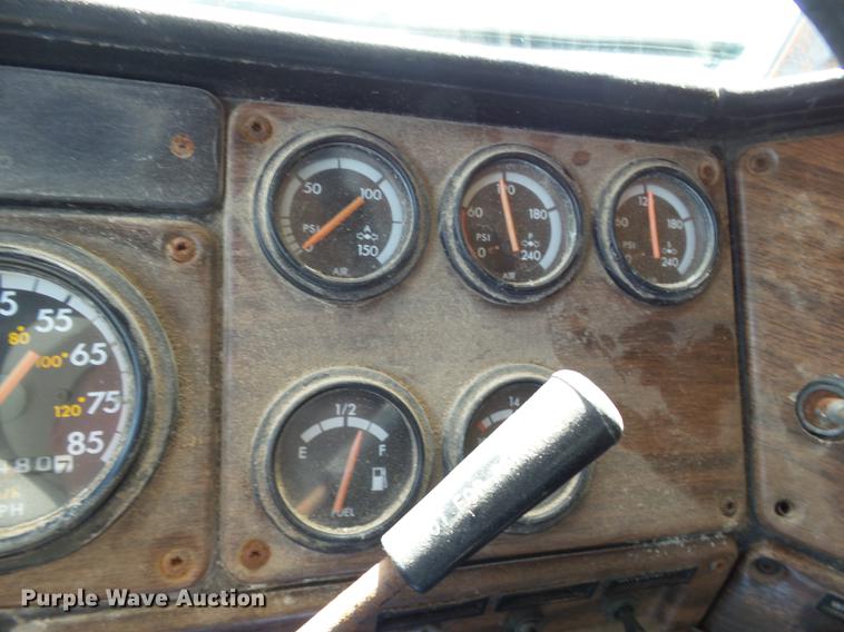 image for item DB7007 1994 Freightliner FLD fertilizer tender truck