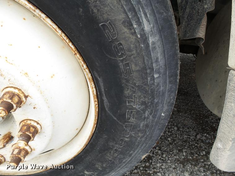 image for item DB7008 1996 Freightliner FLD fertilizer tender truck