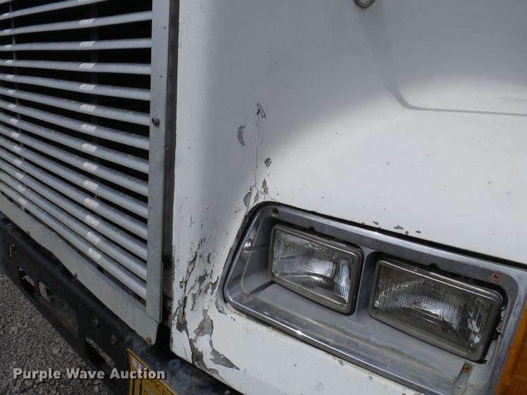 image for item DB7008 1996 Freightliner FLD fertilizer tender truck