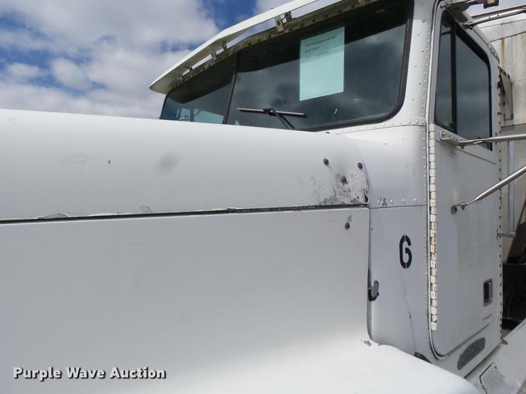 image for item DB7008 1996 Freightliner FLD fertilizer tender truck