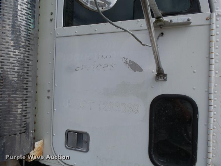 image for item DB7008 1996 Freightliner FLD fertilizer tender truck