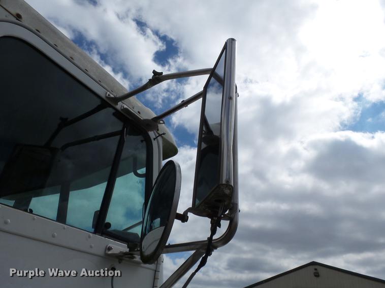 image for item DB7008 1996 Freightliner FLD fertilizer tender truck