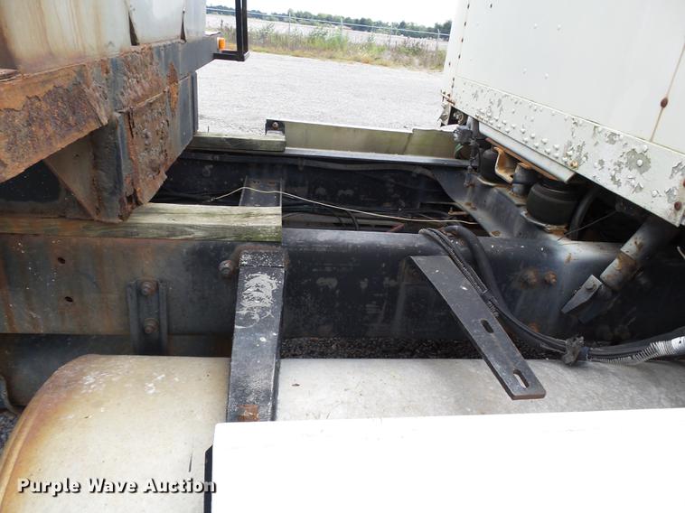 image for item DB7008 1996 Freightliner FLD fertilizer tender truck