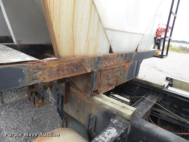 image for item DB7008 1996 Freightliner FLD fertilizer tender truck