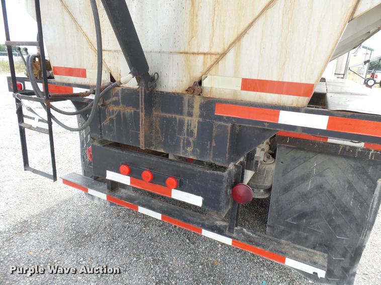 image for item DB7008 1996 Freightliner FLD fertilizer tender truck