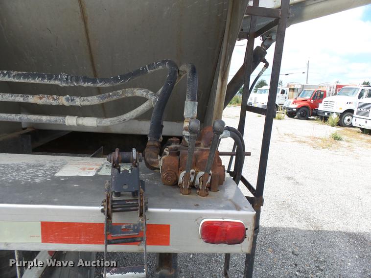 image for item DB7008 1996 Freightliner FLD fertilizer tender truck