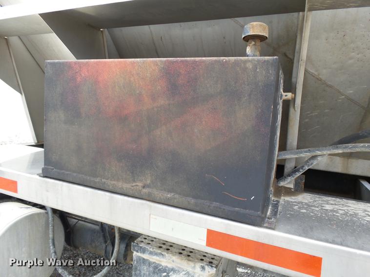 image for item DB7008 1996 Freightliner FLD fertilizer tender truck