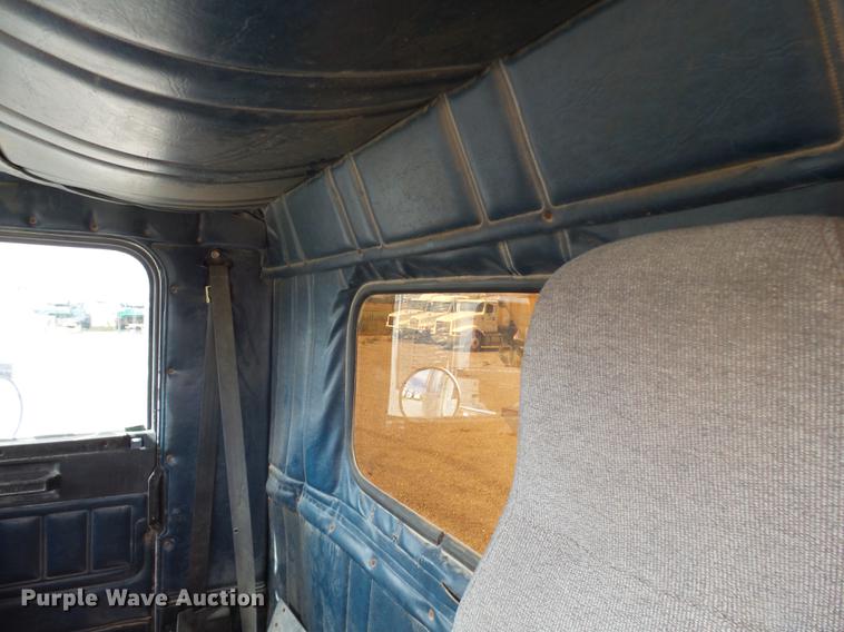 image for item DB7008 1996 Freightliner FLD fertilizer tender truck