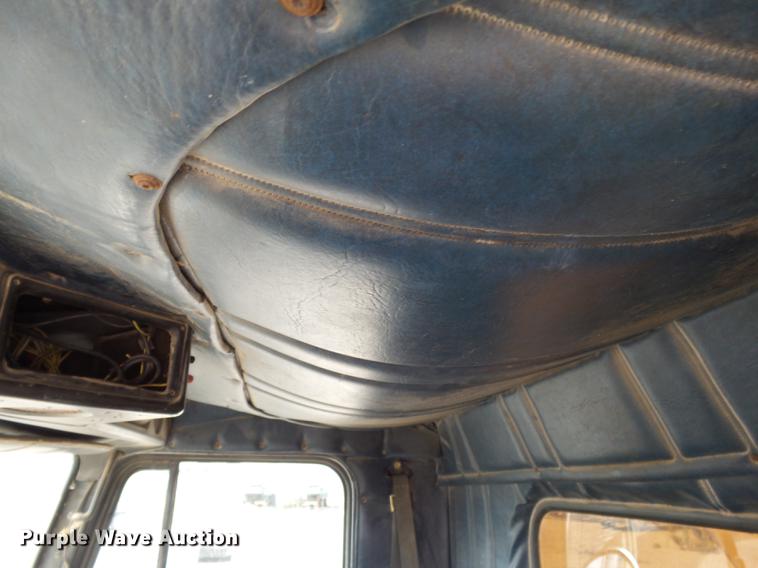 image for item DB7008 1996 Freightliner FLD fertilizer tender truck