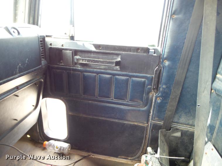 image for item DB7008 1996 Freightliner FLD fertilizer tender truck