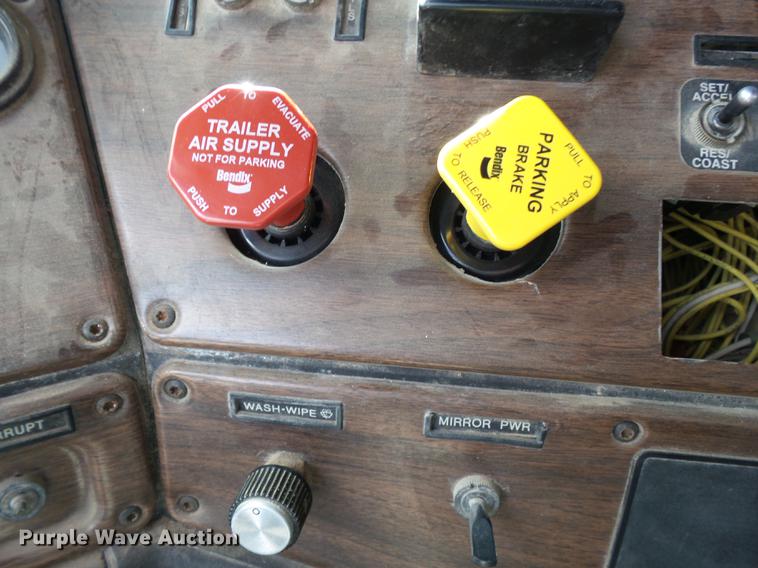 image for item DB7008 1996 Freightliner FLD fertilizer tender truck