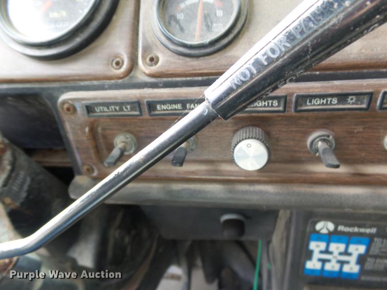 image for item DB7008 1996 Freightliner FLD fertilizer tender truck