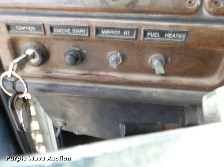 image for item DB7008 1996 Freightliner FLD fertilizer tender truck