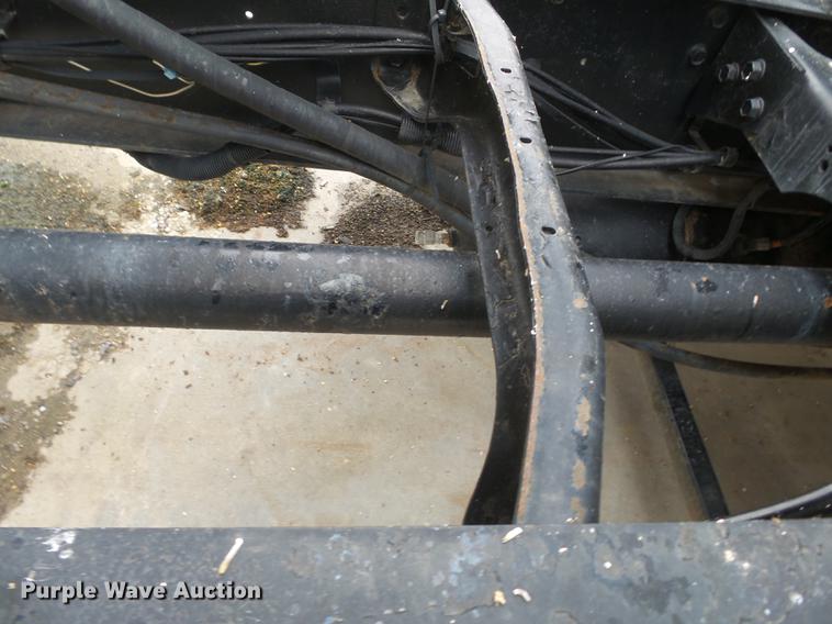 image for item DB7013 1994 International 9400 truck cab and chassis