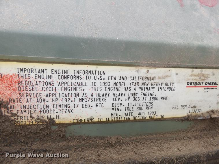 image for item DB7013 1994 International 9400 truck cab and chassis